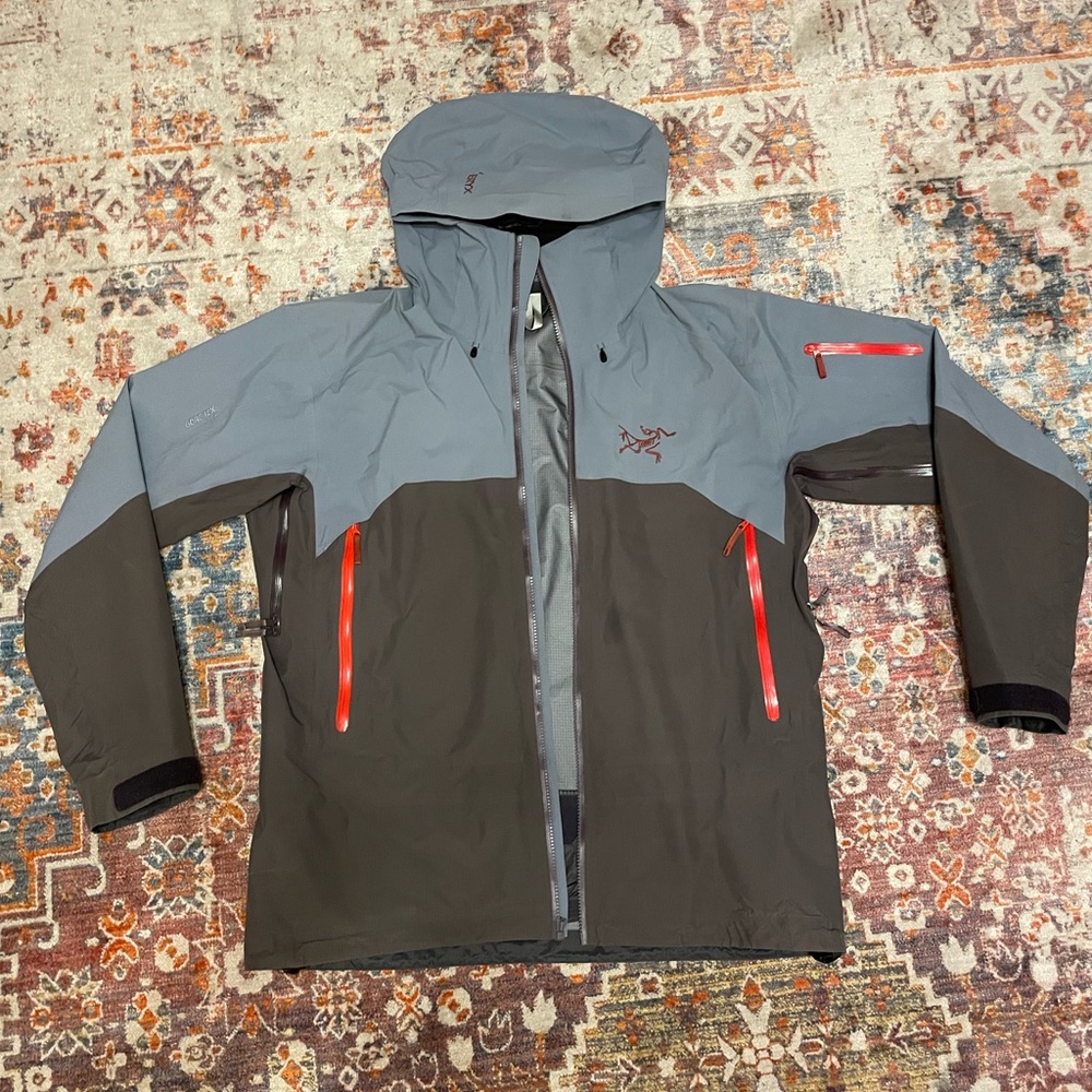 Arc’teryx men’s ski jacket